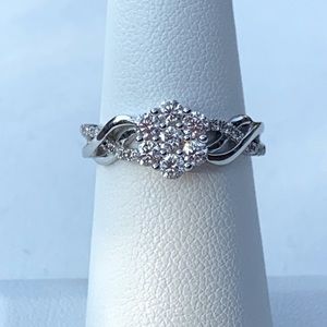 14K GOLD Diamond Cluster Ring